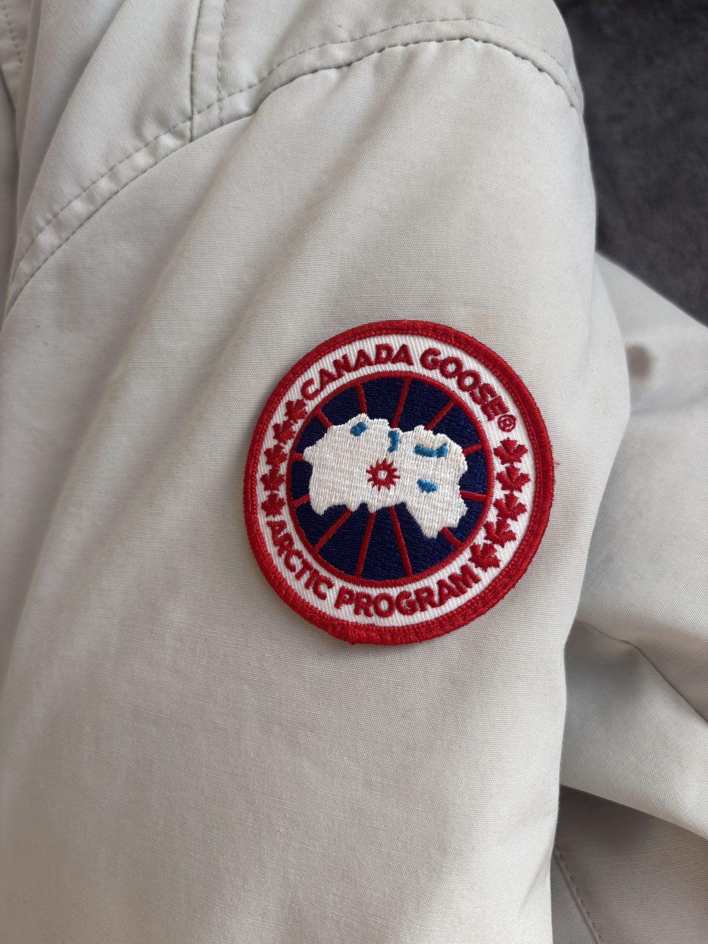 Canada Goose White Chateau Small Men’s