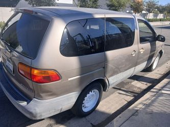 1999 Toyota Sienna