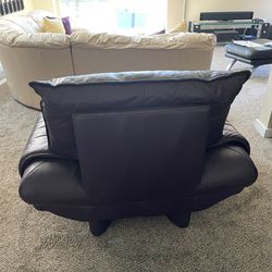 Contemporary Lounge Chair