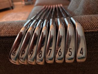 Titleist T100s Stiff 4-Gap