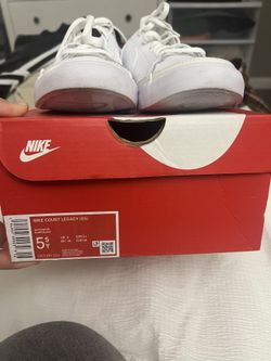 White Nike Court 