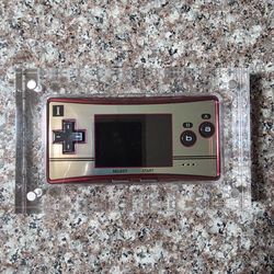 Gameboy Micro (20th Anniversary Famicom Edition)