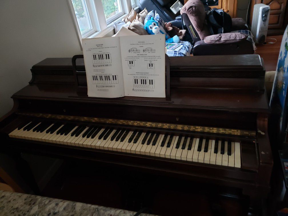 Piano antiguo $50