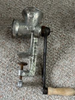Set of 3 Hand Crank Kitchen Meat Grinders