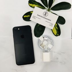 Factory unlocked iPhone 7 32gb, store warranty 