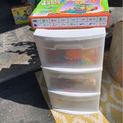 👏👏👏 🔴⚪️🔵 Three Tired Storage Has Lincon Logs And Funny Gears Games I’m Each Drawer Included!!