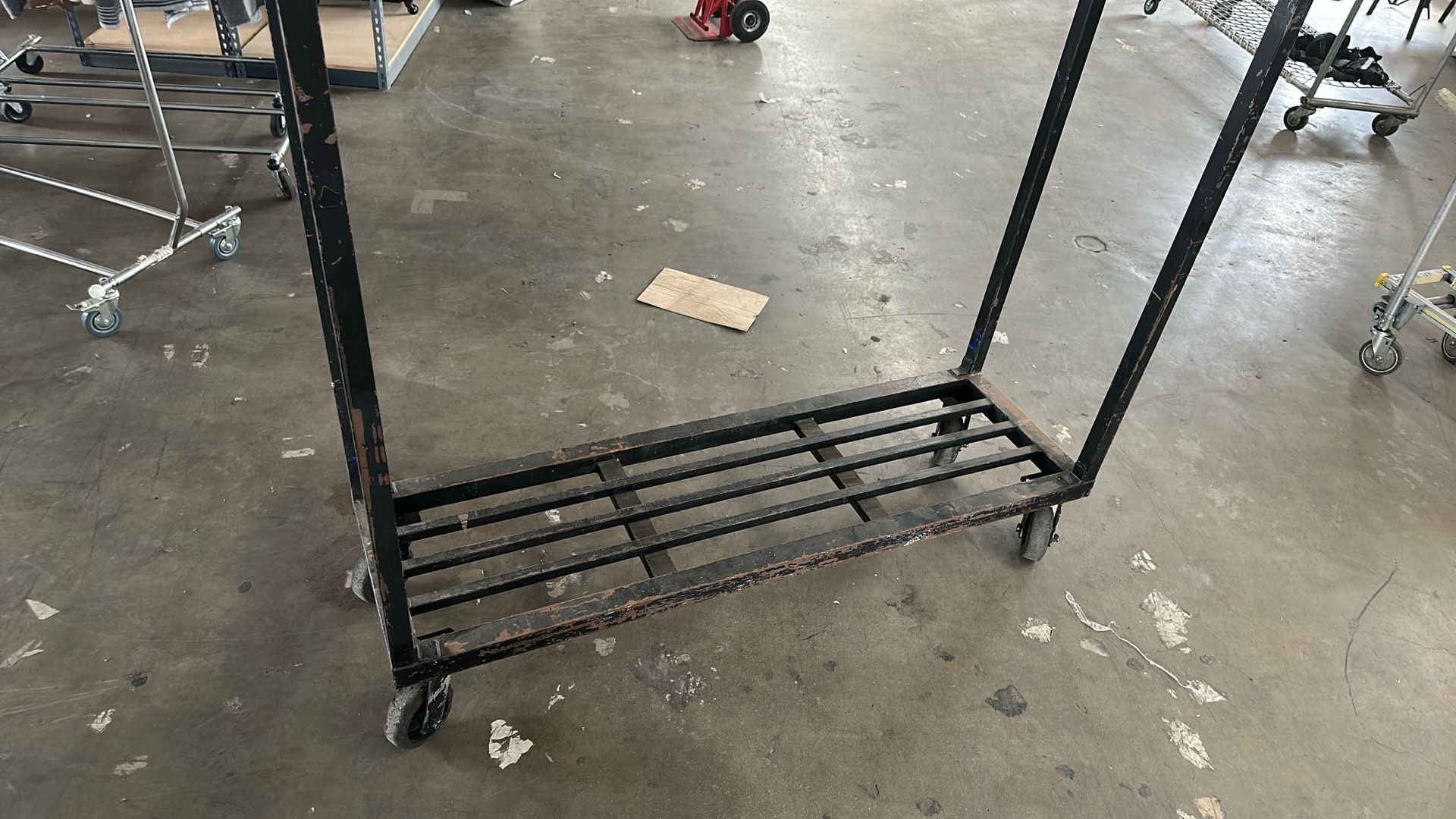 Double Racks 5 1/2’ 4 Wheels.