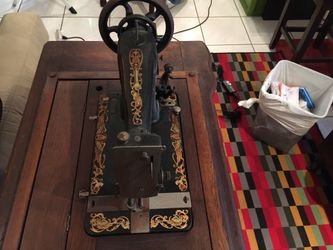 Vintage Grout sewing machine