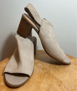 Women's beige summer shoes. 38.