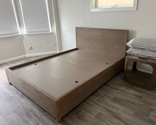 RH Laguna Bed - Queen Size