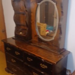 Wood dresser with Mirror 