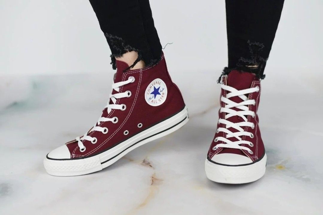 Converse High-Top Sneakers in Burgundy Unisex
