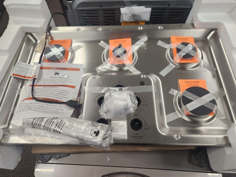 36 in. Gas Cooktop in Stainless Steel with 5 Burners including Power Boil Burners