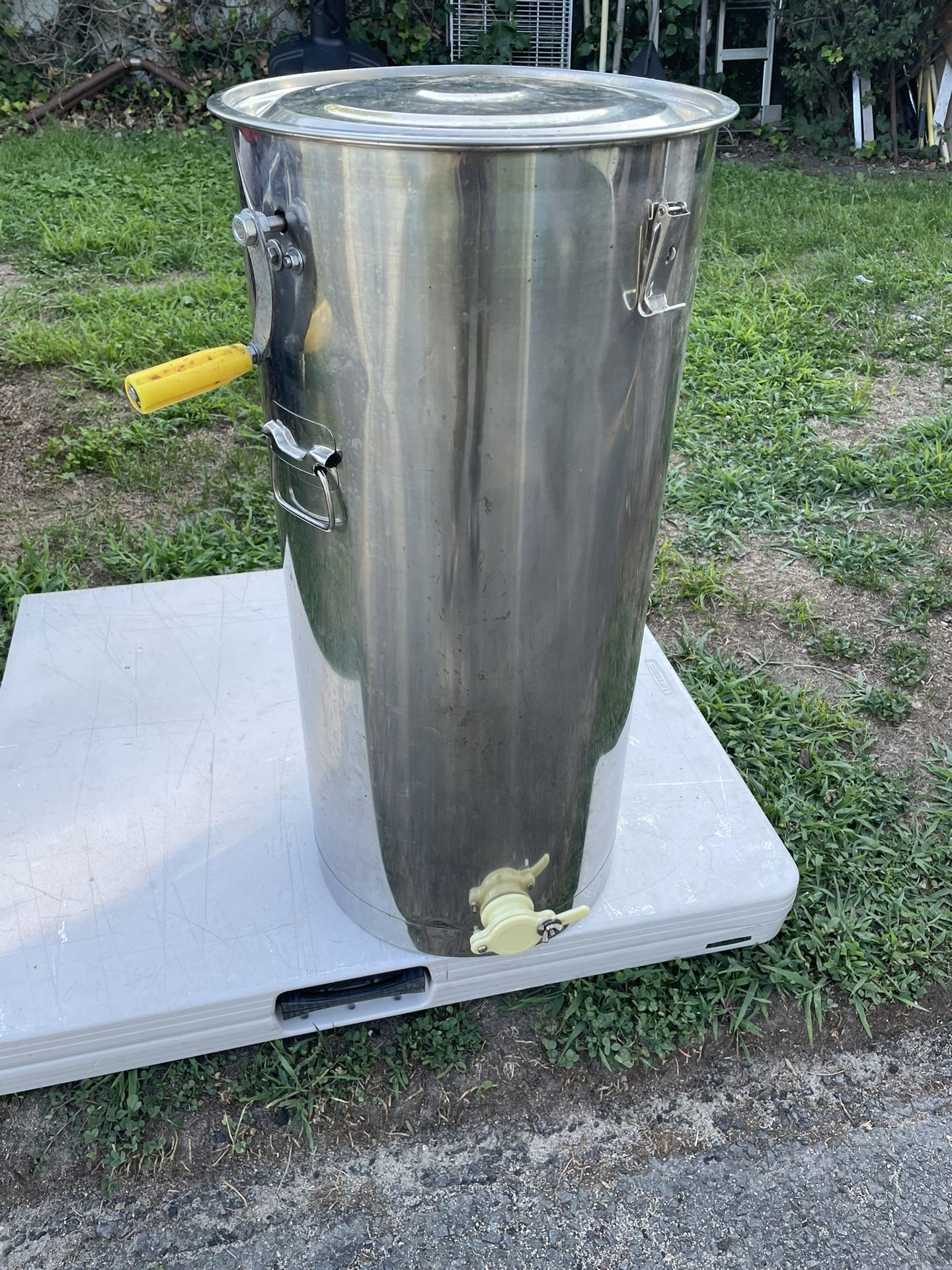 Honey Extractor