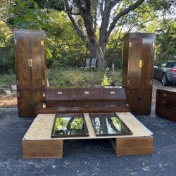 Vintage Henredon Scene 1 Campaign Style 8-Piece King Modular Bedroom Set + King Size Platform Bed