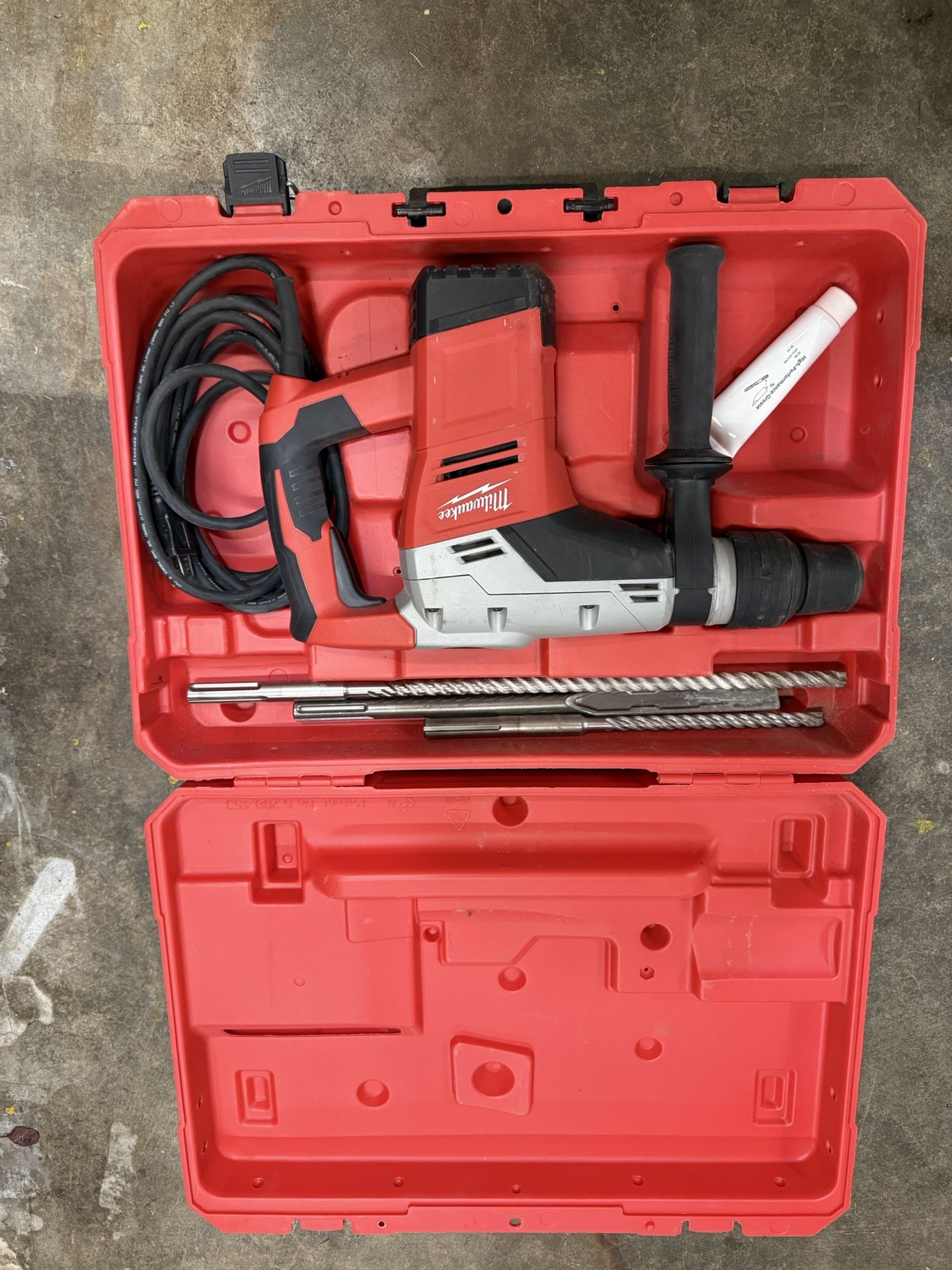 Milwaukee SDS Max Rotary Hammer 