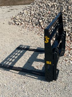 Stinger Attachments Compact Tractor Pallet Forks (CPF-48)