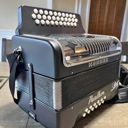 .Hohner Panther-Accordion 