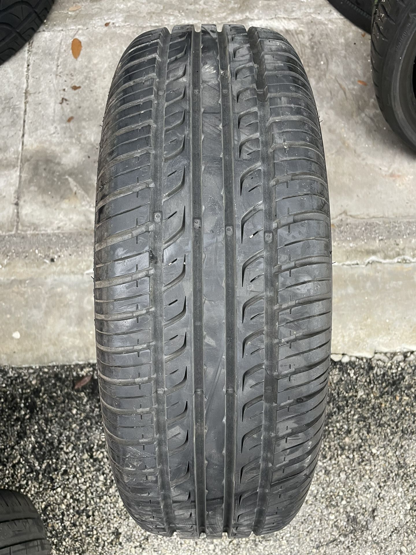 195-70-14 USED (petlas)