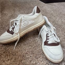 Sneakers Mens Size 10/ Women’s Size 11