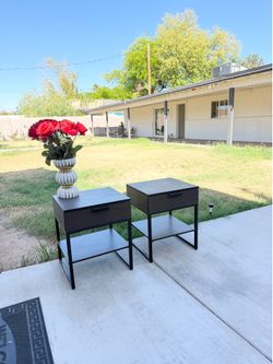 2 nightstands set