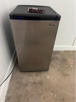 Mini fridge