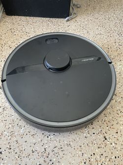 Roborock Vacuum S6 Pure in great condition