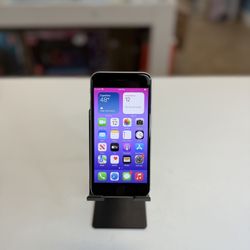 iPhone SE 3  White Unlocked 64GB %100 Battery 