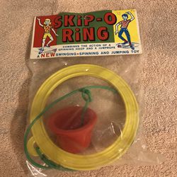 Vintage 1960’s 1970’s Ray Plastic Inc Skip-O Ring #99 Toy New Old Stock