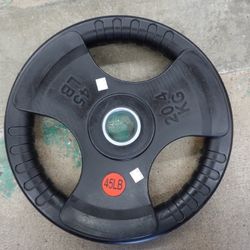 Signature Fitness 3‑Grip Olympic Rubber Weight Plate – 45lb Single