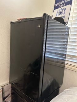 Mini fridge