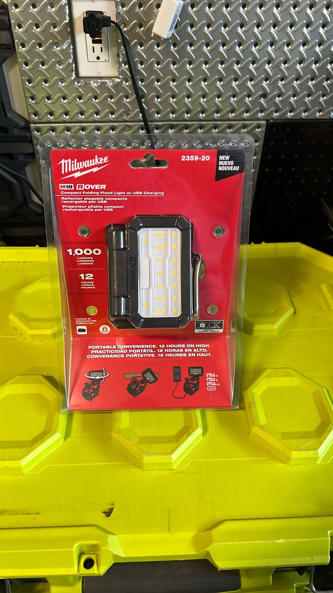 M18 Folding Light