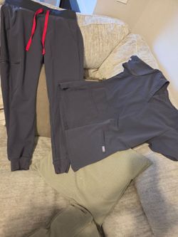 🩶FIGS Charcoal Gray Scrub Set — Size Small — Like New