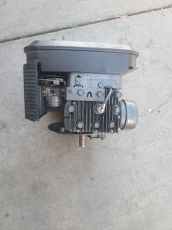 Briggs Stratton Vintage Engine Never Used