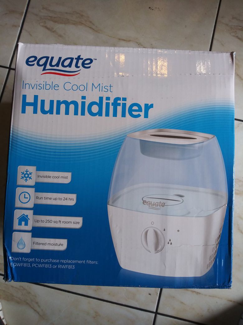 Humidifier invisible cool mist.