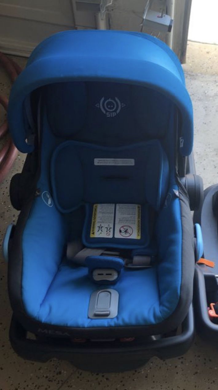 UPPAbaby Mesa seat liner and canopy