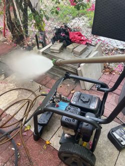 Subaru pressure washer pressure cleaner 3000 psi /2.6 Gpm works great for your business