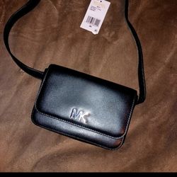 Authentic Michael Kor Waist Purse Tiny Paid $139