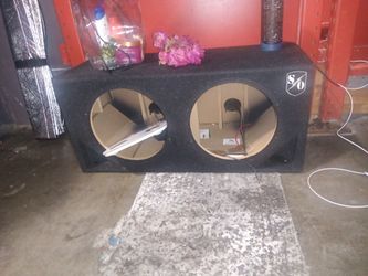 2 xinch box subwoofer + old school palet riffle in good working condition