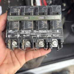 200 Amp Main Breaker EQ9985