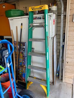 6’ Werner Fiberglass ladder