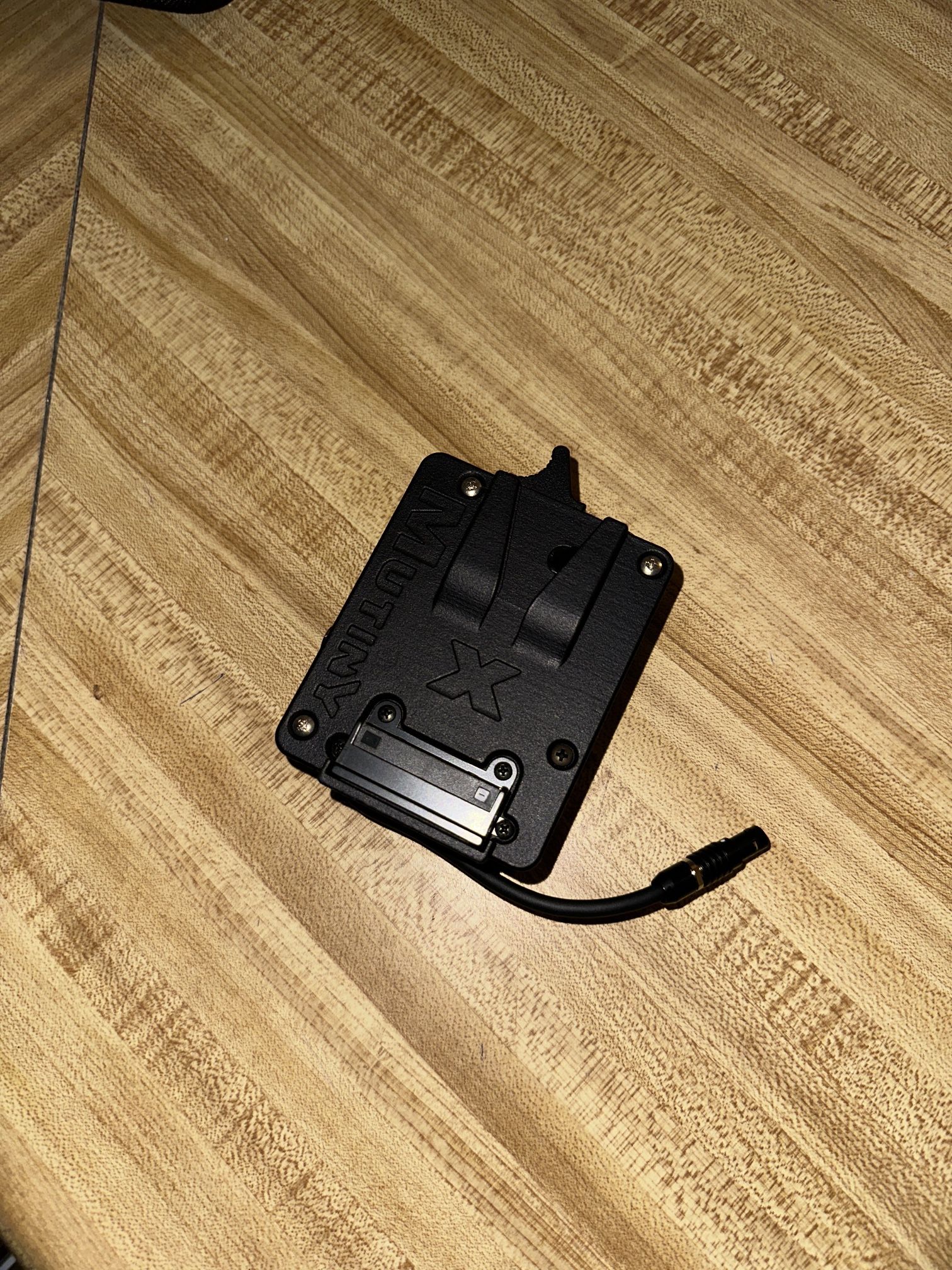 MUTINY KX-IO Power & I/O Module with V-Mount Plate for KOMODO-X & V-RAPTOR