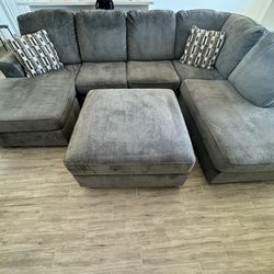 NEW $1499 COUCH PROFESSIONALLY CLEANED with REVERSAL OTTOMAN