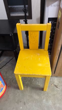 Child size yellow chair