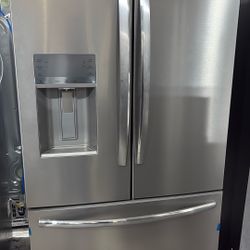 Frigidaire Refrigerator 
