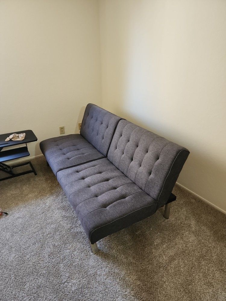 Gray Sofa Futon / Pull Out / Come Back