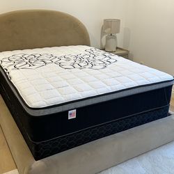 Queen size mattress pillow top 12”    Brand new mattress.    We offer same day delivery
