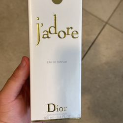 DIOR PERFUME