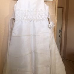 Girl white Dress Size 6/7