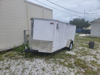 16 Ft Inclosed Trailer        16ft Long 65 In High  66 In Wide